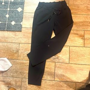 Lulu lemon mid rise stretch joggers, size 4, black, gently worn